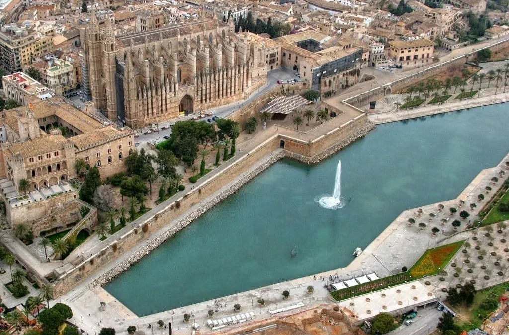 Three conferences will cast light on the most notable aspects of the Cathedral of Mallorca in the first months of 2022