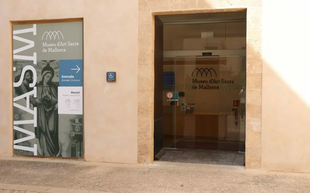 On June 24, visiting hours will be from 10:00 a.m. to 2:15 p.m.