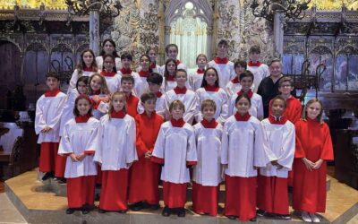 La Escolania dels Vermells interpretó la «Misa breve» y «O Sacrum Convivium” en las retransmisiones de la eucaristía dominical de IB3 y Trece TV