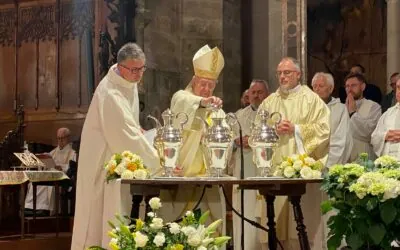 La Misa Crismal consagra y bendice los santos aceites