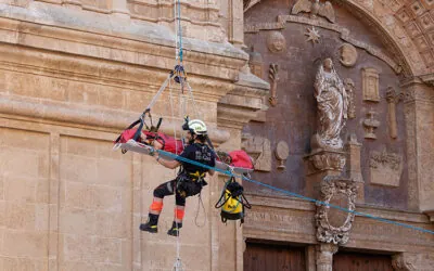 Formación de rescate en altura en la Catedral